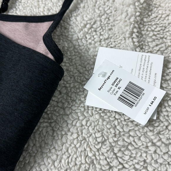 Beyond Yoga Crossover Front Bra Top - Picture 3 of 4